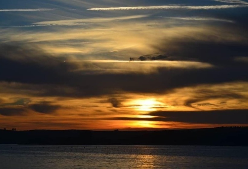 هتل Rural Orellana