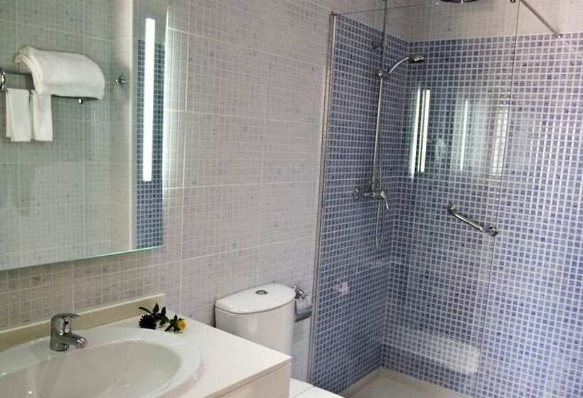 هتل Rural Orellana