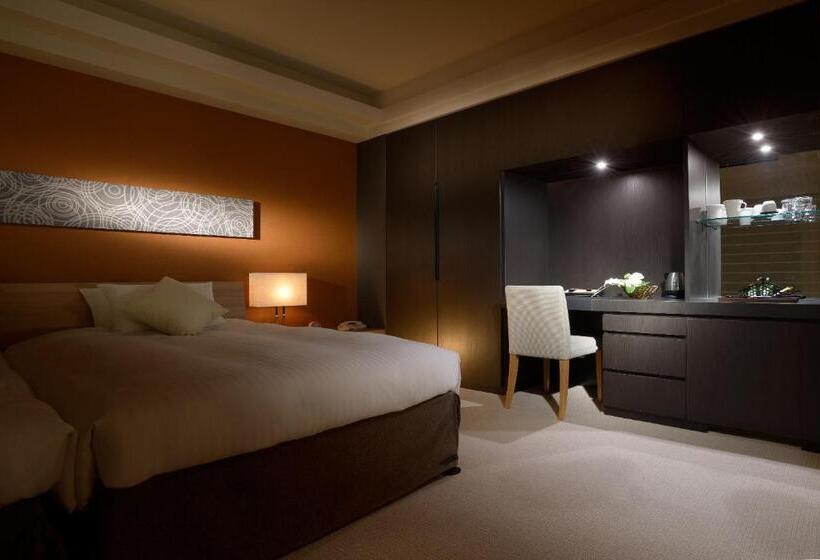 فندق Toba  International