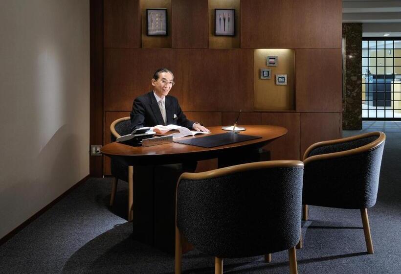 فندق Toba  International