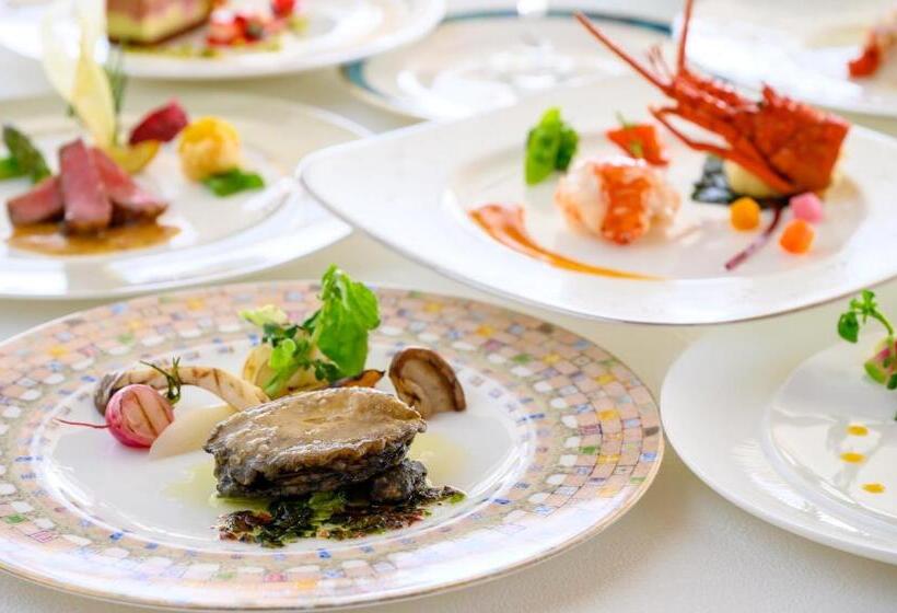 فندق Toba  International