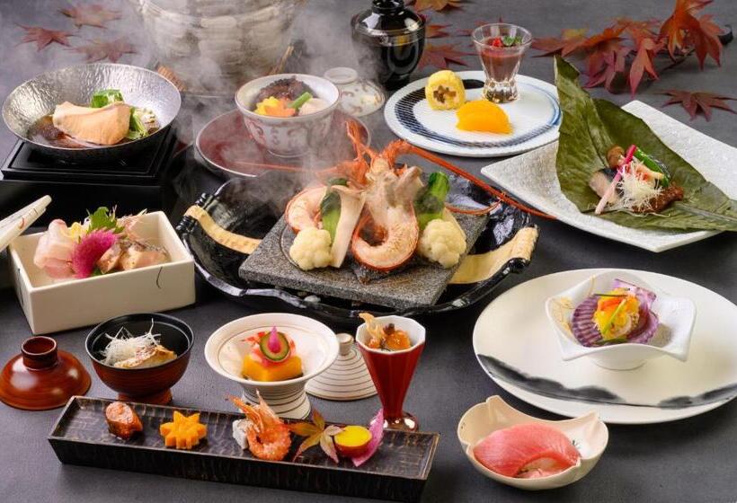 فندق Toba  International