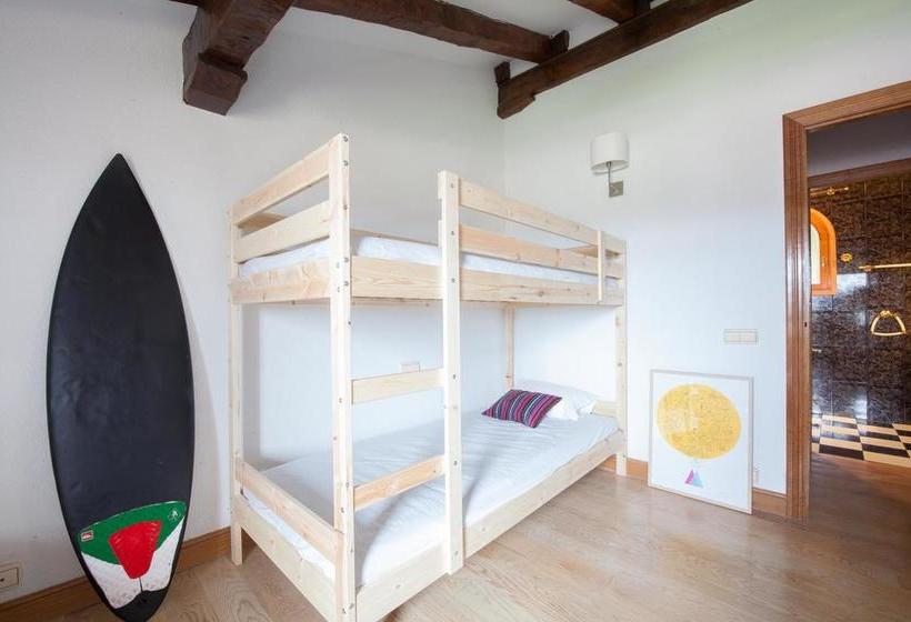 Moana Surf Hostel