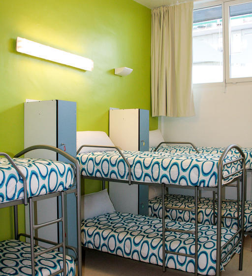 Mundaka Hostel & Sports Cafe