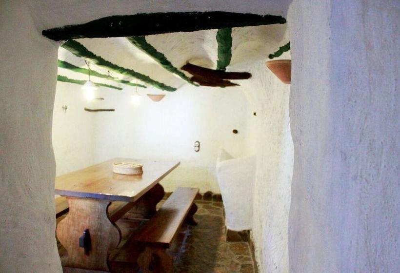 אתר נופש Caserio Inazares   Montaña, Chimenea, Nieve, Barbacoa