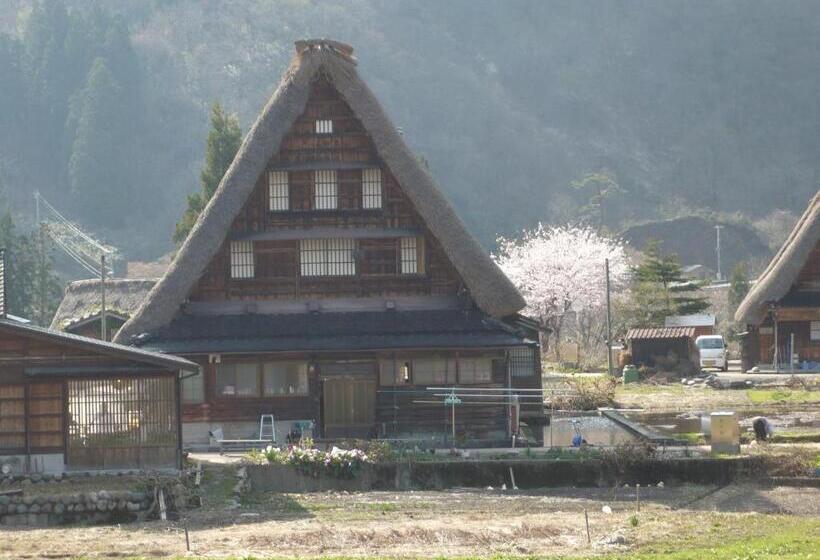 료칸 Gokayama Onsen Akaokan