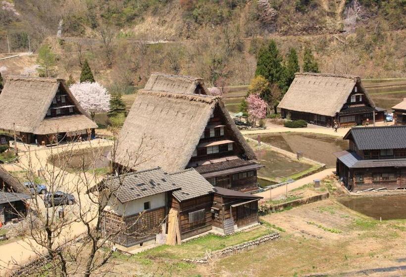 료칸 Gokayama Onsen Akaokan