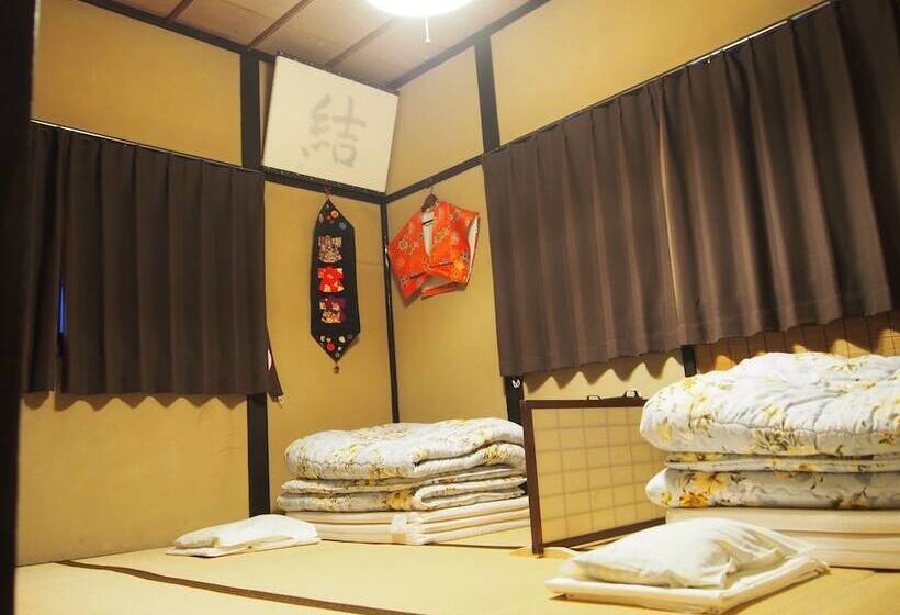 旅館 Kakure Yado Yuji Inn   Hostel