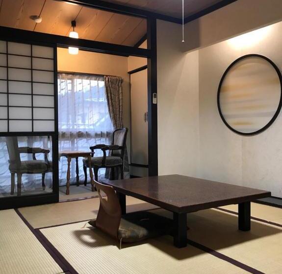 료칸 Kajiyabekkan Ramakkoro Yamaneko Yado