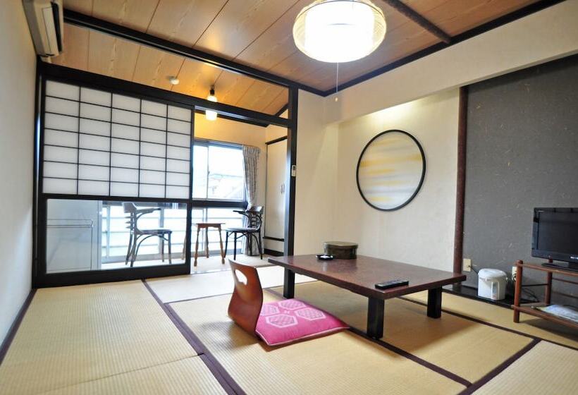 료칸 Kajiyabekkan Ramakkoro Yamaneko Yado