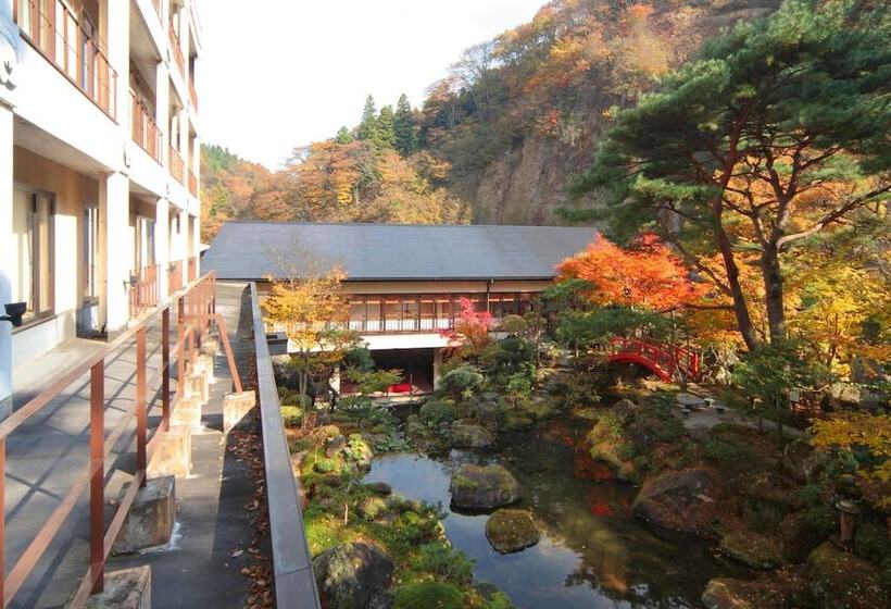 ريوكان Sansuiso Tsuchiyu Spa