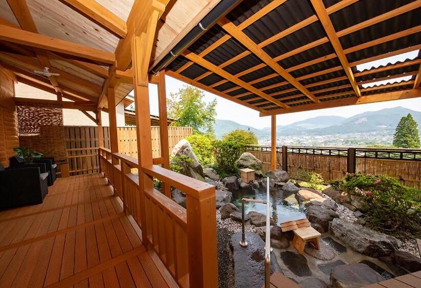 료칸 Yufuin Sanso Waremokou