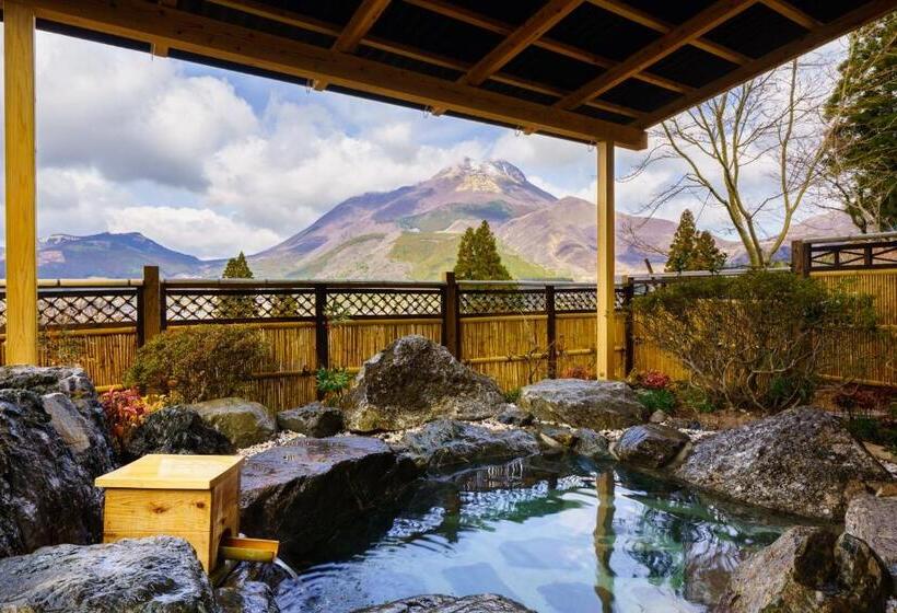 료칸 Yufuin Sanso Waremokou