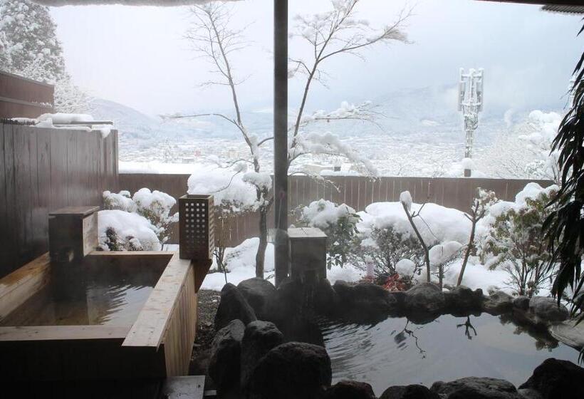 료칸 Yufuin Sanso Waremokou