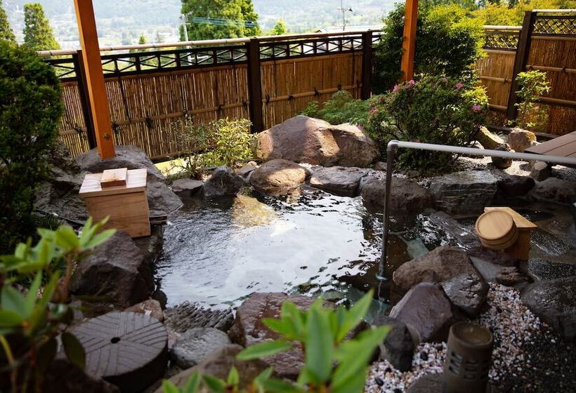 료칸 Yufuin Sanso Waremokou