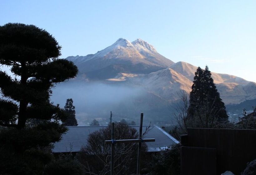 료칸 Yufuin Sanso Waremokou