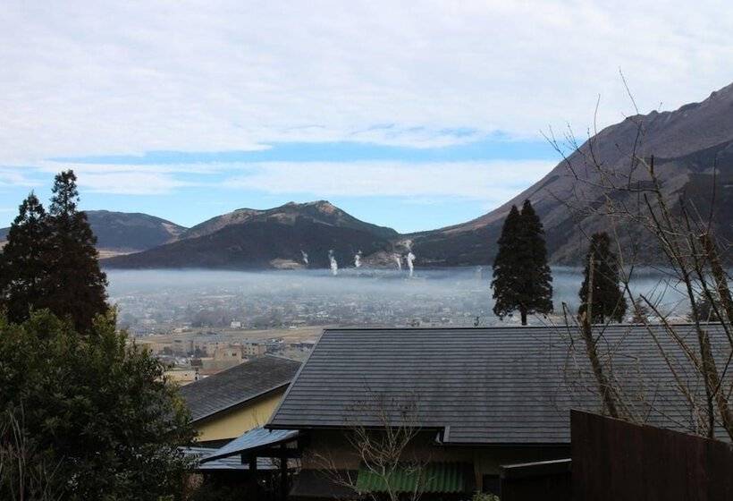 료칸 Yufuin Sanso Waremokou