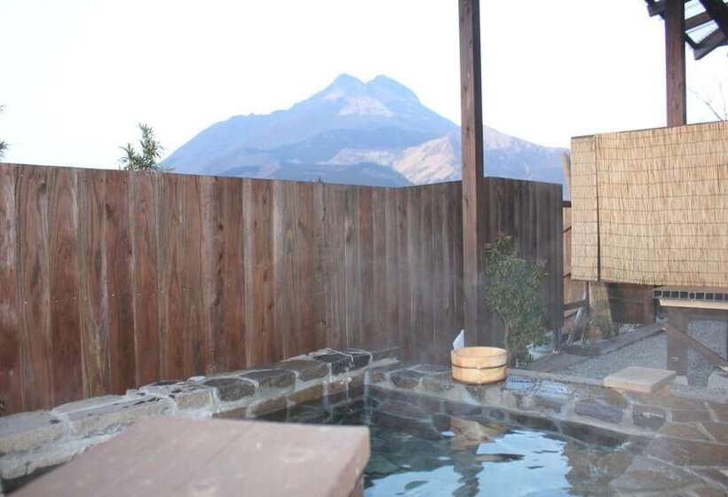 료칸 Yufuin Sanso Waremokou