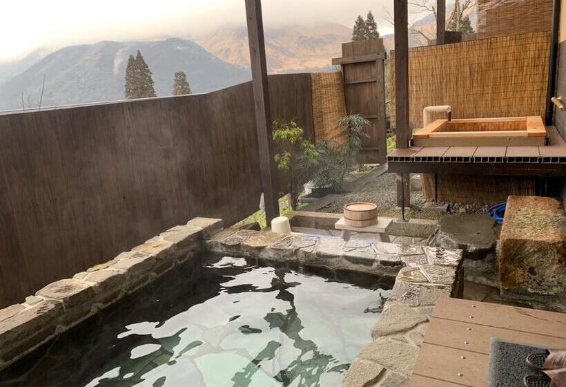 료칸 Yufuin Sanso Waremokou