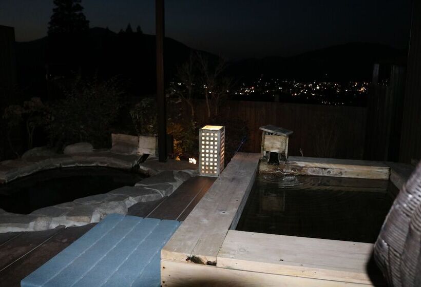 료칸 Yufuin Sanso Waremokou