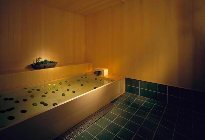 Yuzuya Ryokan   Adult Only