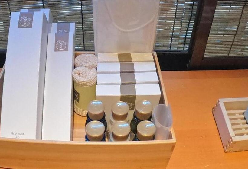 Yuzuya Ryokan   Adult Only