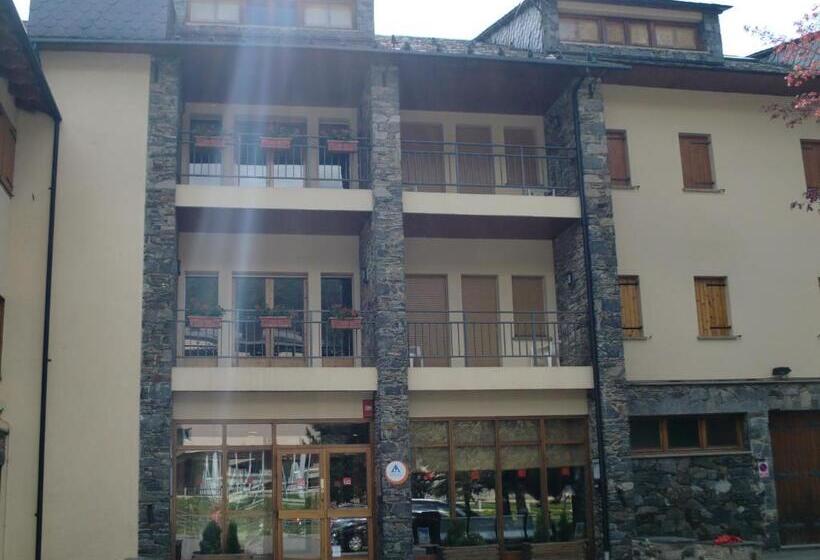 Alberg La Molina Xanascat