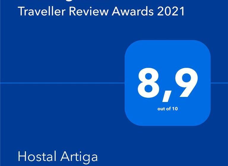 הוסטל Hostal Artiga