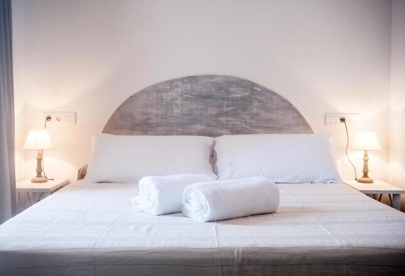 ユースホステル Hostal Bon Sol