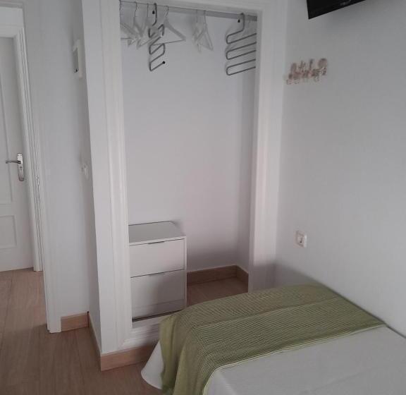 Общежитие Hostal Casandra Antiguo Hostal Los Valencianos