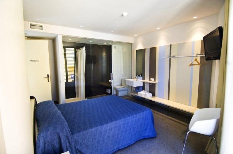 ユースホステル Hostal La Creu