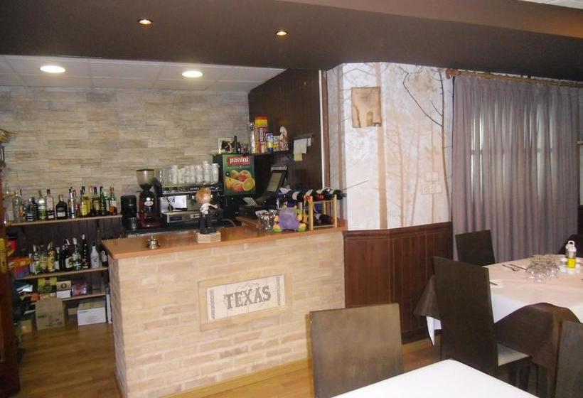 فندق صغير Hostal Restaurante Texas