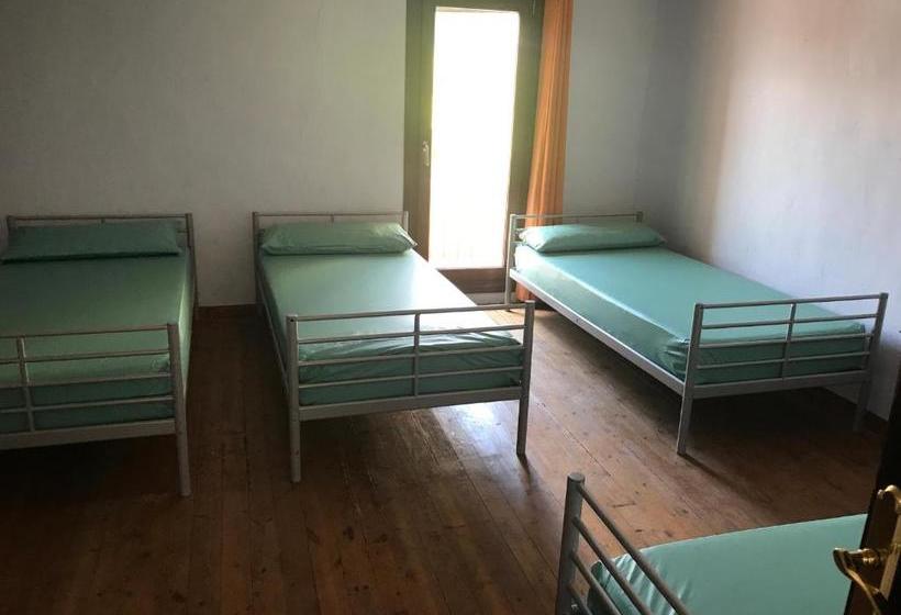 ユースホステル Casa Magica Villatuerta