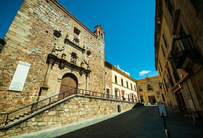 Albergue Santa Ana   Hostel