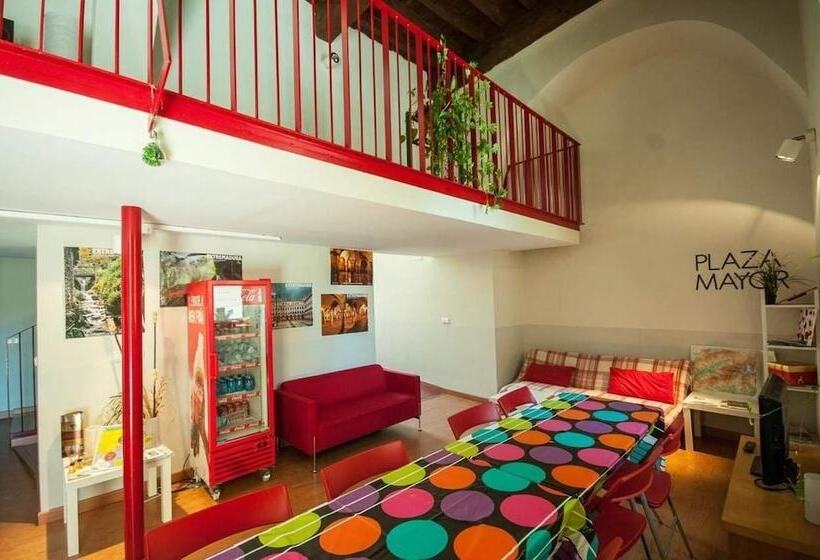 Albergue Santa Ana   Hostel