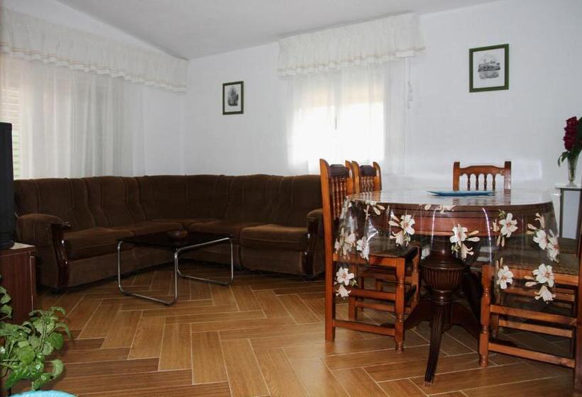 Albergue Turistico Torre De Sabre