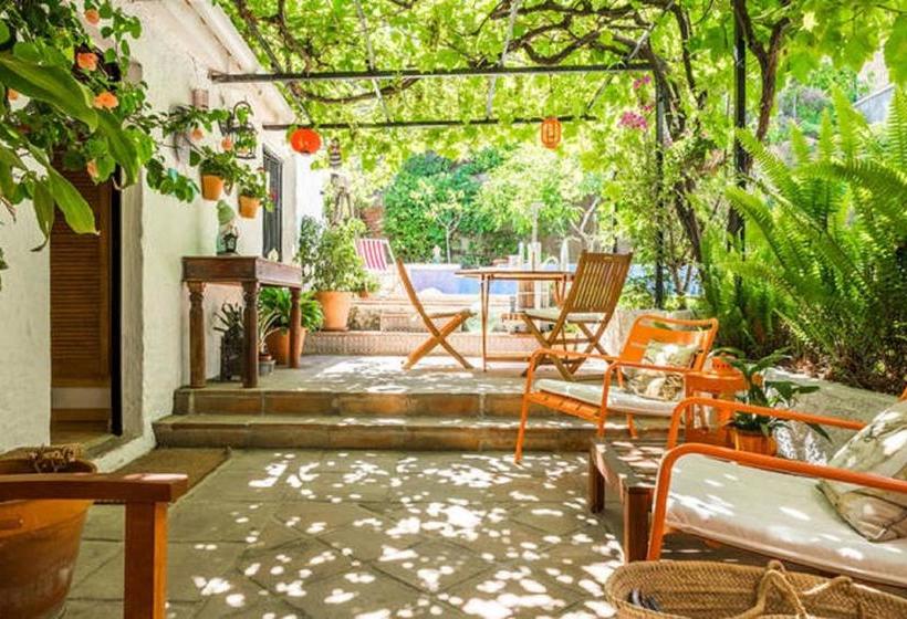 تختخواب و صبحانه At Home In Malaga Stay & Solo Travellers