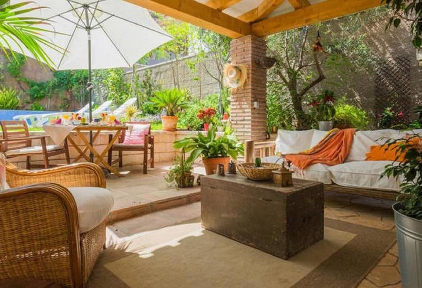 تختخواب و صبحانه At Home In Malaga Stay & Solo Travellers