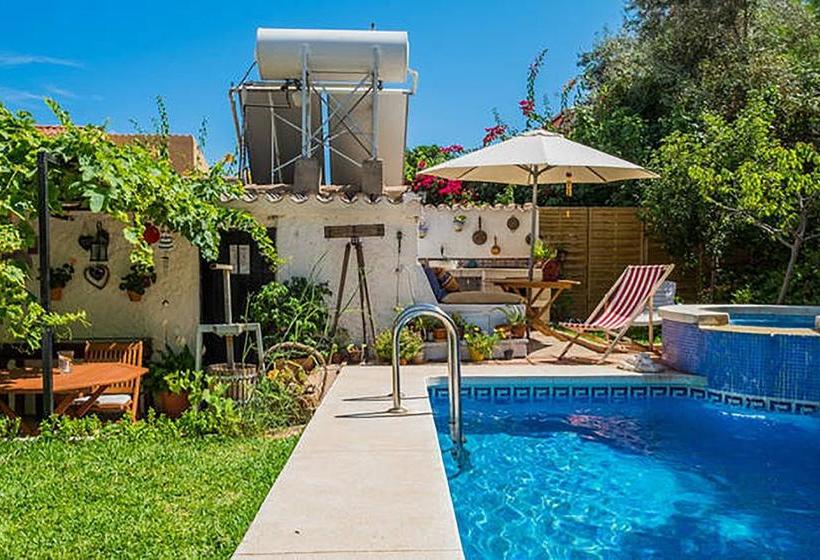 تختخواب و صبحانه At Home In Malaga Stay & Solo Travellers