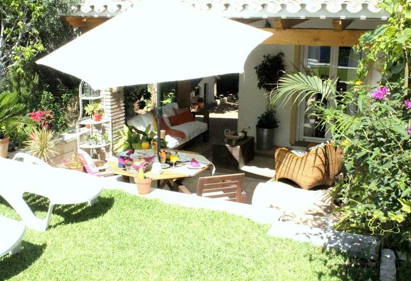 تختخواب و صبحانه At Home In Malaga Stay & Solo Travellers