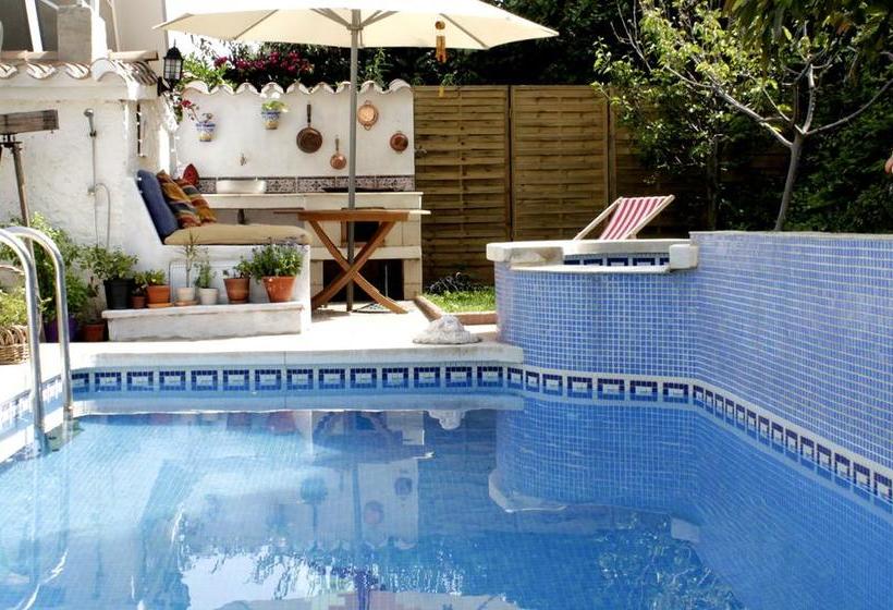 تختخواب و صبحانه At Home In Malaga Stay & Solo Travellers