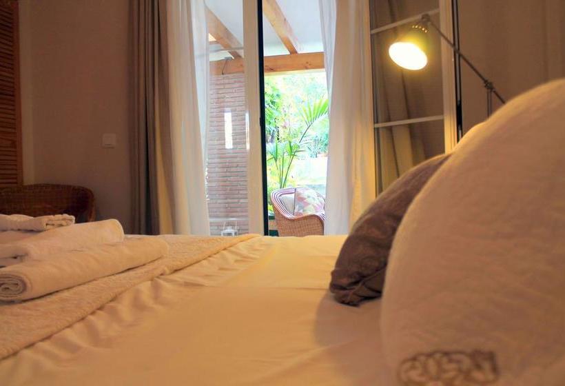 تختخواب و صبحانه At Home In Malaga Stay & Solo Travellers