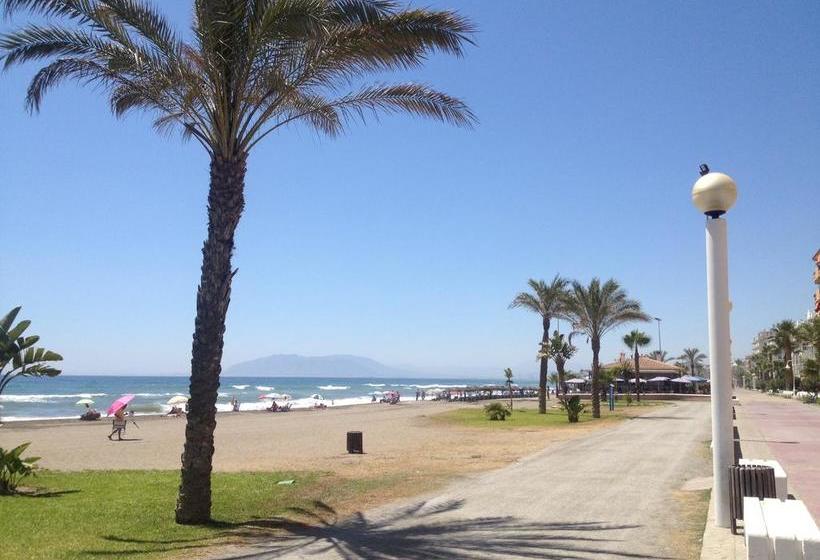 تختخواب و صبحانه At Home In Malaga Stay & Solo Travellers