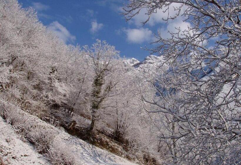 مبيت وإفطار Casa Rural Los Riegos