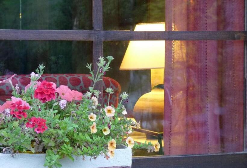 مبيت وإفطار Casa Rural Los Riegos