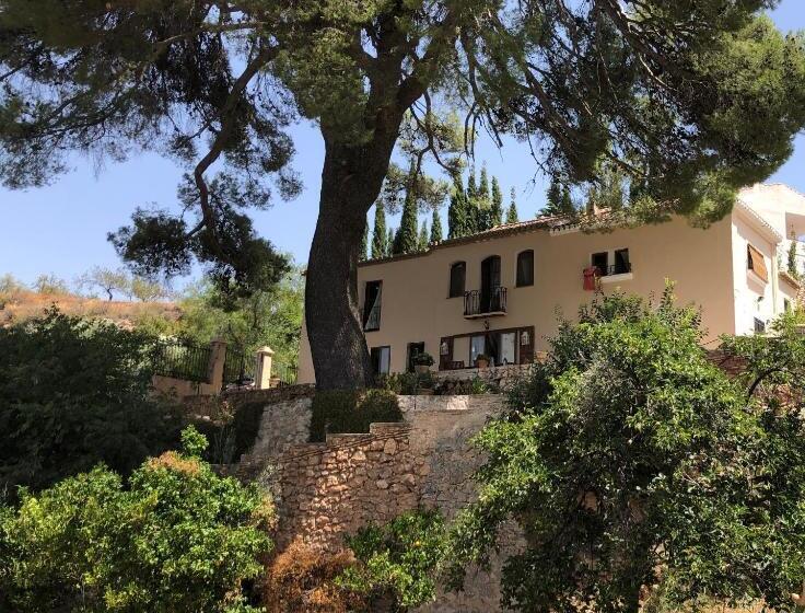 مبيت وإفطار Cortijo El Pino Retreat