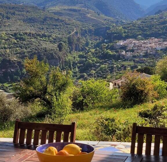 مبيت وإفطار Cortijo El Pino Retreat