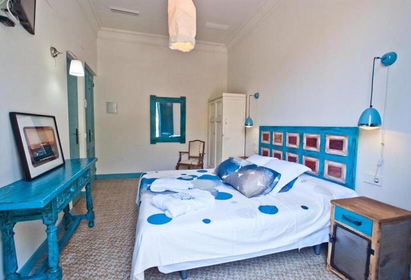 مبيت وإفطار Hostal Chic