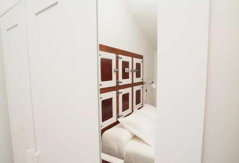 مبيت وإفطار Hostal Chic