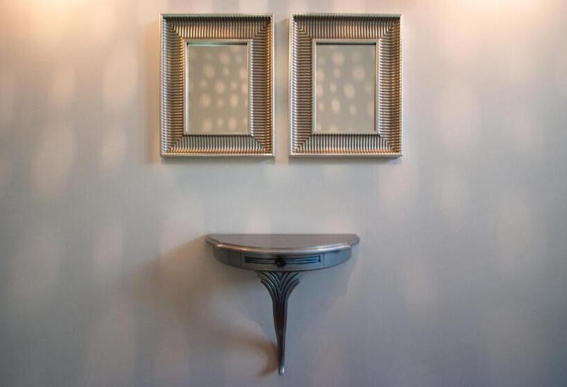 مبيت وإفطار Hostal Chic